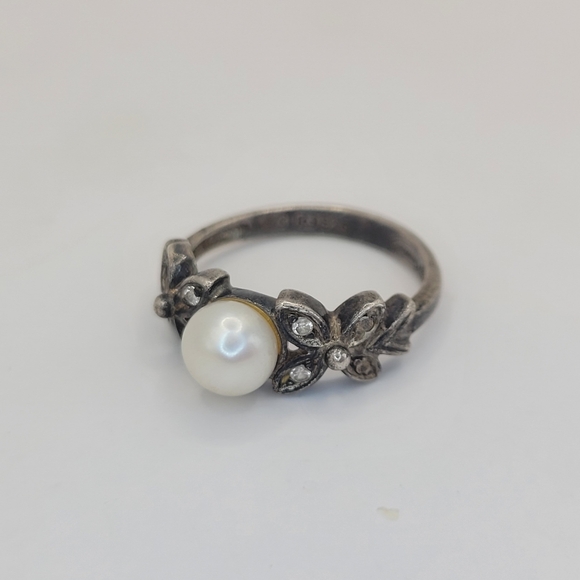 Vintage Avon RJ 925 Sterling Silver Floral Pearl CZ Gothic Style Ring Size 5.5 - Picture 1 of 7